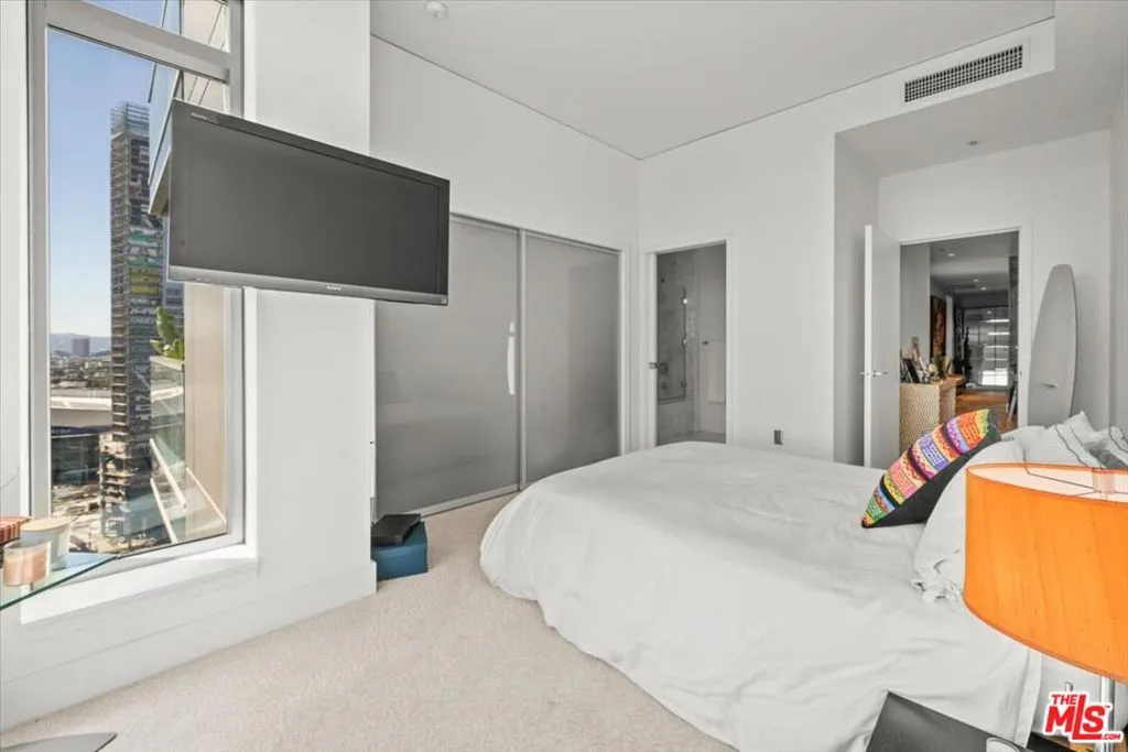 1155 S Grand Avenue 2202, Los Angeles, California 90015 home-pic-28